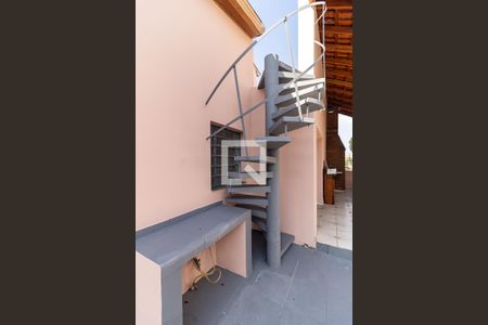 Casa à venda com 464m², 3 quartos e 4 vagasEscada