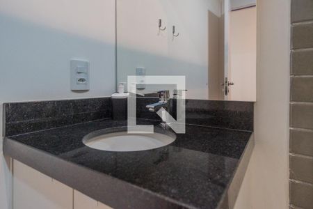 Banheiro de apartamento para alugar com 1 quarto, 28m² em Centro Histórico, Porto Alegre