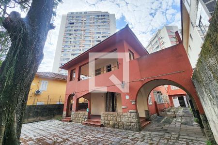 Casa à venda com 630m², 5 quartos e 6 vagasFachada