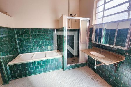 Casa à venda com 630m², 5 quartos e 6 vagasBanheiro Social