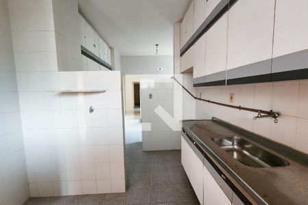 Casa à venda com 630m², 5 quartos e 6 vagasCozinha