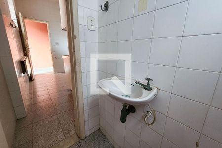 Casa à venda com 630m², 5 quartos e 6 vagasBanheiro de Serviço