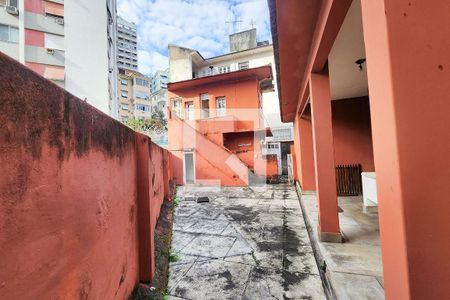Casa à venda com 630m², 5 quartos e 6 vagasQuintal