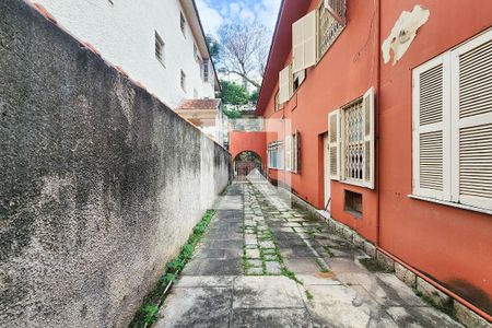 Casa à venda com 630m², 5 quartos e 6 vagasQuintal
