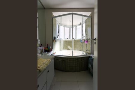 Apartamento à venda com 167m², 2 quartos e 3 vagasBanheiro da Suíte 2