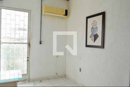 Sala/Quarto de apartamento para alugar com 1 quarto, 24m² em Curicica, Rio de Janeiro