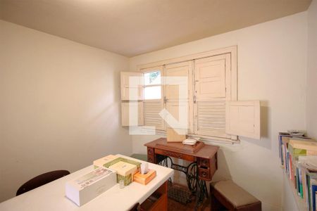 Casa à venda com 350m², 6 quartos e 2 vagasQuarto 1 – Piso térreo