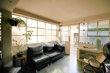 Casa à venda com 350m², 6 quartos e 2 vagasSala – Piso térreo