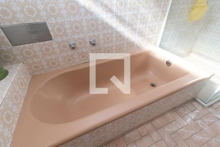 Casa à venda com 380m², 4 quartos e 2 vagasBanheiro da Suíte 1