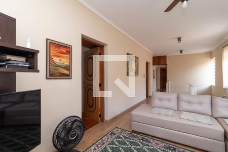 Casa à venda com 380m², 4 quartos e 2 vagasSala de TV