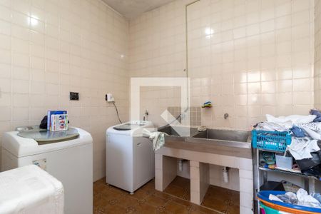 Casa à venda com 380m², 4 quartos e 2 vagasÁrea de Serviço