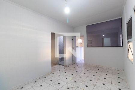 Sala de casa à venda com 4 quartos, 180m² em Jardim Fernandes, São Paulo