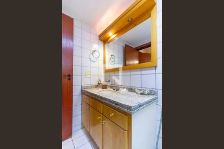 Apartamento à venda com 147m², 3 quartos e 2 vagas Apartamento à venda com 147m², 3 quartos e 2 vagasBanheiro da Suíte 2