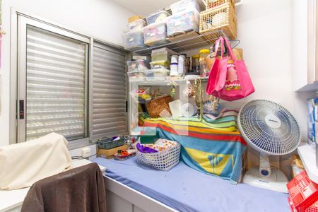 Apartamento à venda com 147m², 3 quartos e 2 vagas Apartamento à venda com 147m², 3 quartos e 2 vagasQuarto de Serviço