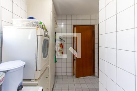 Apartamento à venda com 147m², 3 quartos e 2 vagas Apartamento à venda com 147m², 3 quartos e 2 vagasÁrea de Serviço