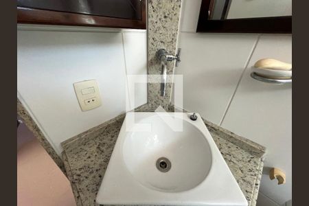Apartamento à venda com 63m², 2 quartos e 1 vaga Apartamento à venda com 63m², 2 quartos e 1 vagaBanheiro
