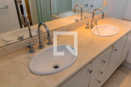 Apartamento à venda com 190m², 4 quartos e 3 vagas Apartamento à venda com 190m², 4 quartos e 3 vagasBanheiro - Quarto 2