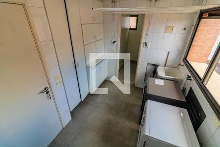 Apartamento à venda com 190m², 4 quartos e 3 vagas Apartamento à venda com 190m², 4 quartos e 3 vagasÁrea de Serviço