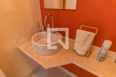 Apartamento à venda com 190m², 4 quartos e 3 vagas Apartamento à venda com 190m², 4 quartos e 3 vagasLavabo