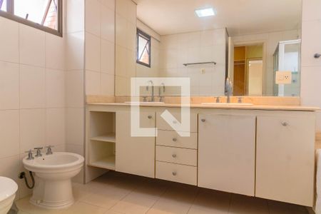 Apartamento à venda com 190m², 4 quartos e 3 vagas Apartamento à venda com 190m², 4 quartos e 3 vagasBanheiro - Quarto 2