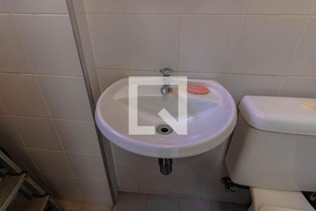 Apartamento à venda com 190m², 4 quartos e 3 vagas Apartamento à venda com 190m², 4 quartos e 3 vagasBanheiro de Serviço