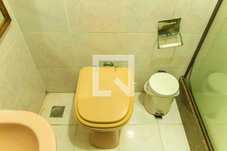 Casa à venda com 261m², 3 quartos e 1 vaga Casa à venda com 261m², 3 quartos e 1 vagaBanheiro de Serviço