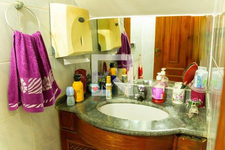Casa à venda com 261m², 3 quartos e 1 vaga Casa à venda com 261m², 3 quartos e 1 vagaLavabo