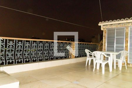 Casa à venda com 261m², 3 quartos e 1 vaga Casa à venda com 261m², 3 quartos e 1 vagaTerraço