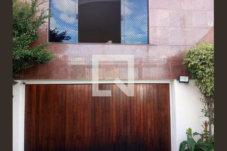 Casa à venda com 325m², 4 quartos e 5 vagas