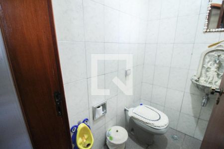 Casa à venda com 258m², 4 quartos e 4 vagas Casa à venda com 258m², 4 quartos e 4 vagasBanheiro