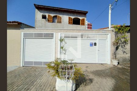 Casa à venda com 258m², 4 quartos e 4 vagas Casa à venda com 258m², 4 quartos e 4 vagasFachada