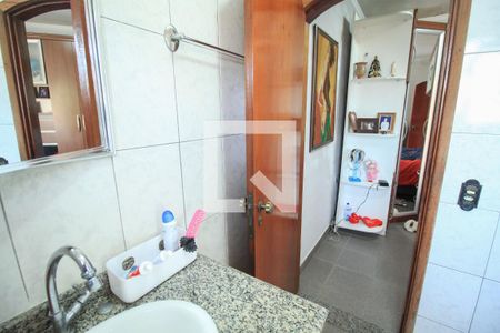 Casa à venda com 258m², 4 quartos e 4 vagas Casa à venda com 258m², 4 quartos e 4 vagasBanheiro