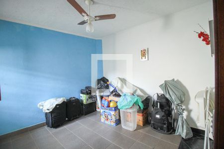 Casa à venda com 258m², 4 quartos e 4 vagas Casa à venda com 258m², 4 quartos e 4 vagasQuarto 4