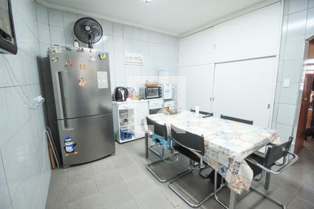 Casa à venda com 258m², 4 quartos e 4 vagas Casa à venda com 258m², 4 quartos e 4 vagasCozinha