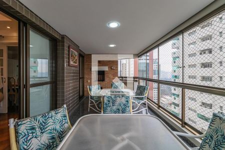 Apartamento à venda com 284m², 4 quartos e 4 vagas Apartamento à venda com 284m², 4 quartos e 4 vagasVaranda Gourmet