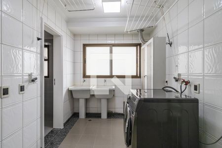 Apartamento à venda com 284m², 4 quartos e 4 vagas Apartamento à venda com 284m², 4 quartos e 4 vagasÁrea de Serviço