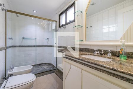 Apartamento à venda com 284m², 4 quartos e 4 vagas Apartamento à venda com 284m², 4 quartos e 4 vagasBanheiro da Suíte 1