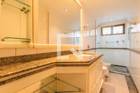 Apartamento à venda com 284m², 4 quartos e 4 vagas Apartamento à venda com 284m², 4 quartos e 4 vagasBanheiro Social