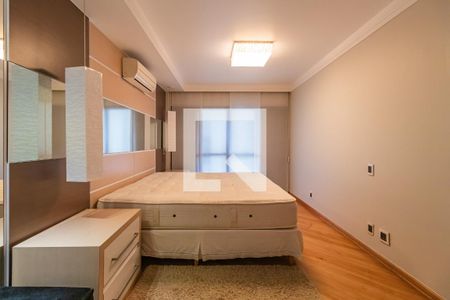 Apartamento à venda com 284m², 4 quartos e 4 vagas Apartamento à venda com 284m², 4 quartos e 4 vagasSuíte 2