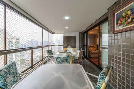 Apartamento à venda com 284m², 4 quartos e 4 vagas Apartamento à venda com 284m², 4 quartos e 4 vagasVaranda Gourmet