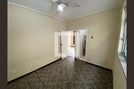 Apartamento à venda com 120m², 2 quartos e 2 vagas Apartamento à venda com 120m², 2 quartos e 2 vagasQuarto