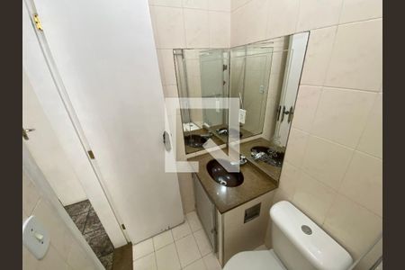 Apartamento à venda com 120m², 2 quartos e 2 vagas Apartamento à venda com 120m², 2 quartos e 2 vagasBanheiro
