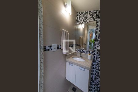 Casa à venda com 200m², 3 quartos e 4 vagas Casa à venda com 200m², 3 quartos e 4 vagasLavabo