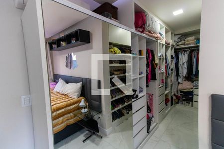 Casa à venda com 200m², 3 quartos e 4 vagas Casa à venda com 200m², 3 quartos e 4 vagasCloset da suíte 1