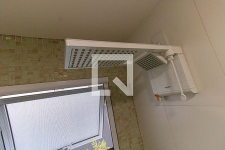 Casa à venda com 200m², 3 quartos e 4 vagas Casa à venda com 200m², 3 quartos e 4 vagasChuveiro da Suíte 3