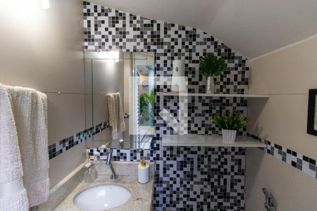 Casa à venda com 200m², 3 quartos e 4 vagas Casa à venda com 200m², 3 quartos e 4 vagasLavabo