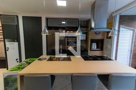 Casa à venda com 200m², 3 quartos e 4 vagas Casa à venda com 200m², 3 quartos e 4 vagasCozinha