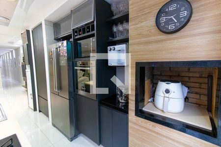 Casa à venda com 200m², 3 quartos e 4 vagas Casa à venda com 200m², 3 quartos e 4 vagasCozinha