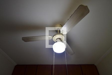 Casa à venda com 202m², 3 quartos e 4 vagasQuarto 2 - Detalhe