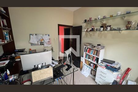 Casa à venda com 330m², 3 quartos e 3 vagas Casa à venda com 330m², 3 quartos e 3 vagasQuarto 2